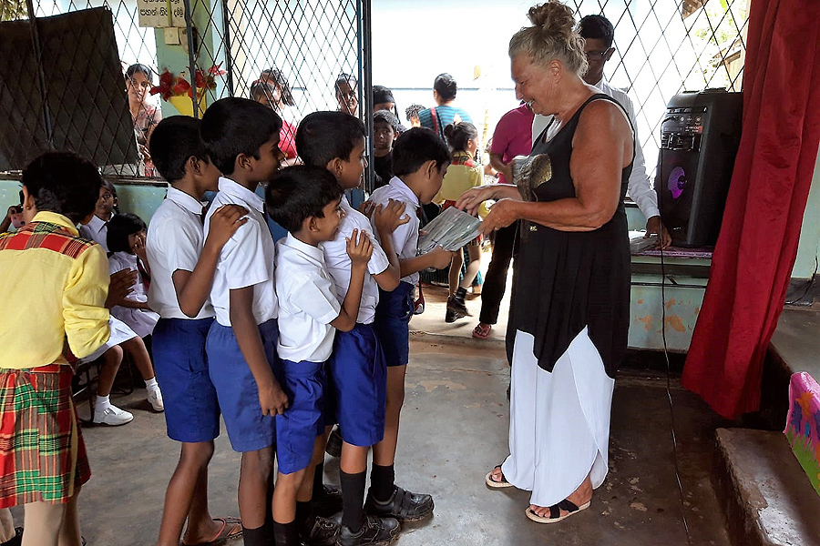 Handing over the schoolbooks